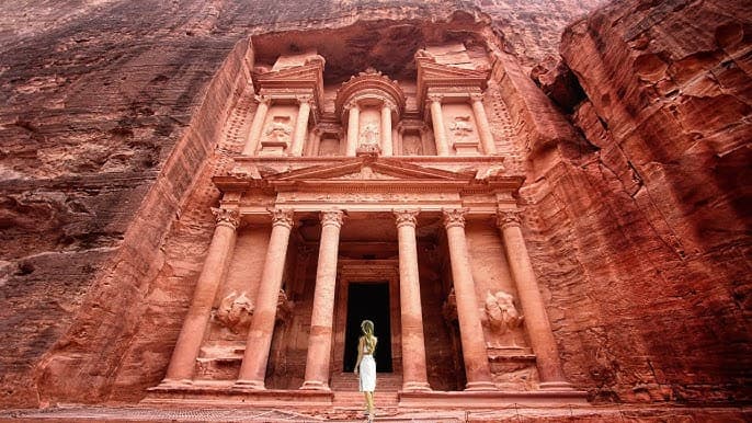 A stunning photograph representing the guided tour to Ancient Petra from Rumman Hotel